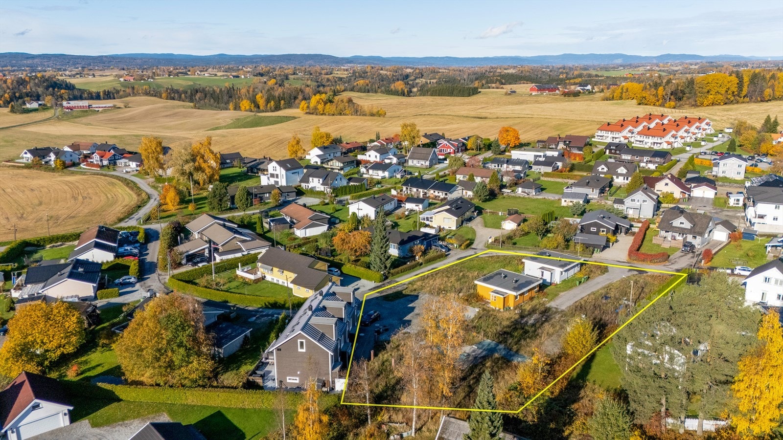 Tomten mot nord og vest.jpg Galleribilde