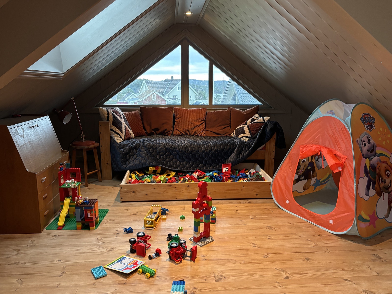 Lekehems for de minste (ovenfor kjøkken) Galleribilde