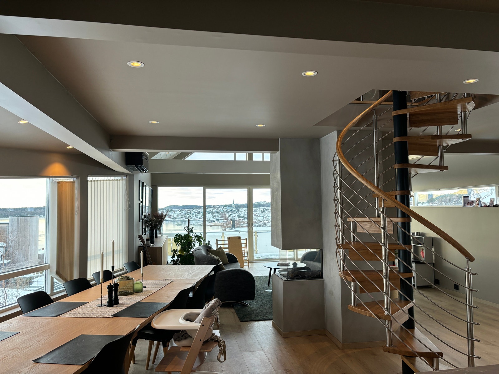 Trapp går opp til lekehems Galleribilde