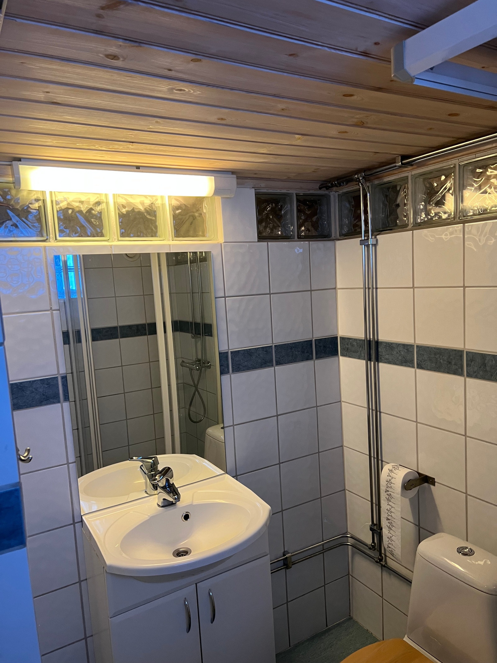 bad/dusj Galleribilde