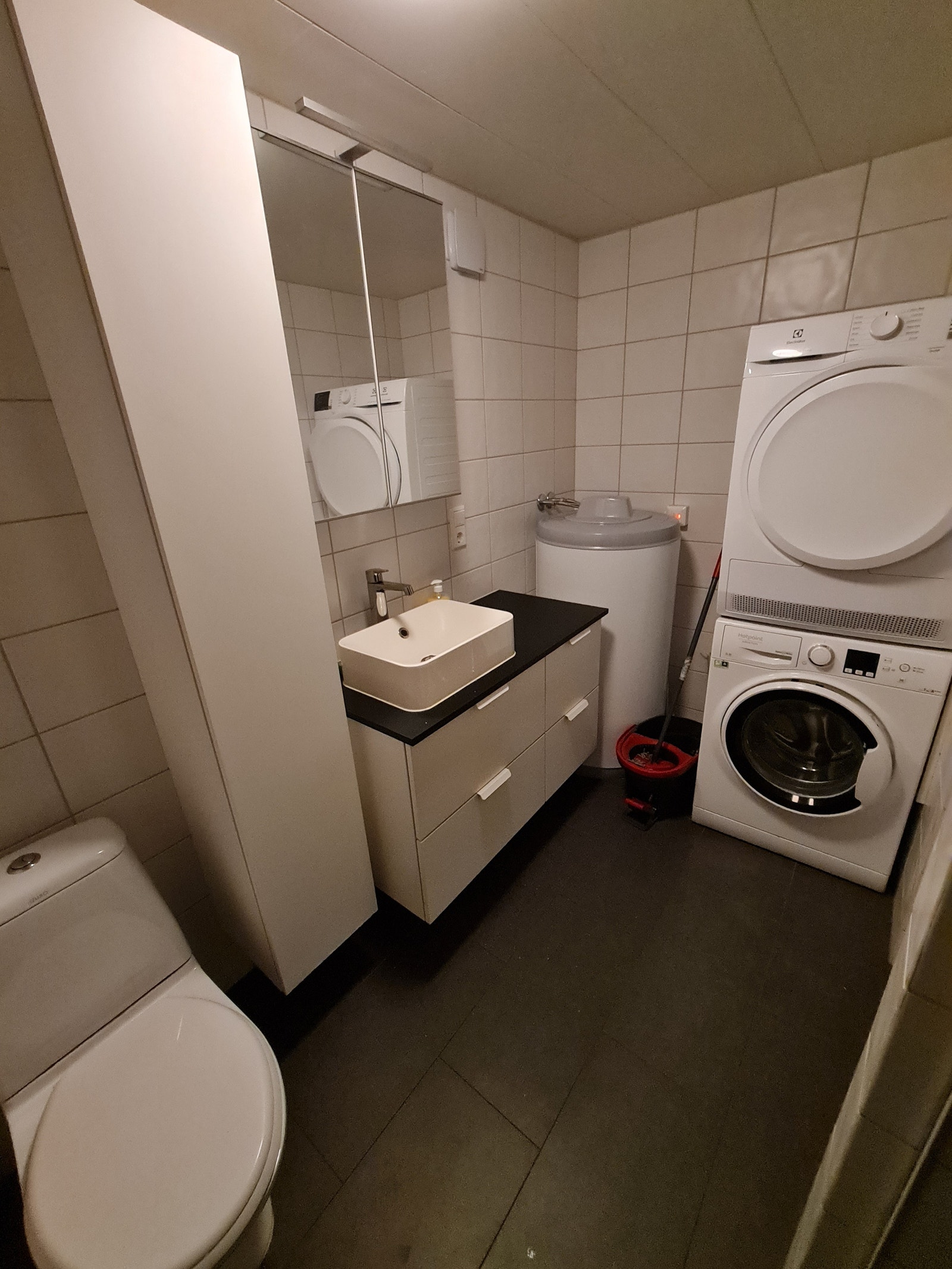 Felles bad Galleribilde