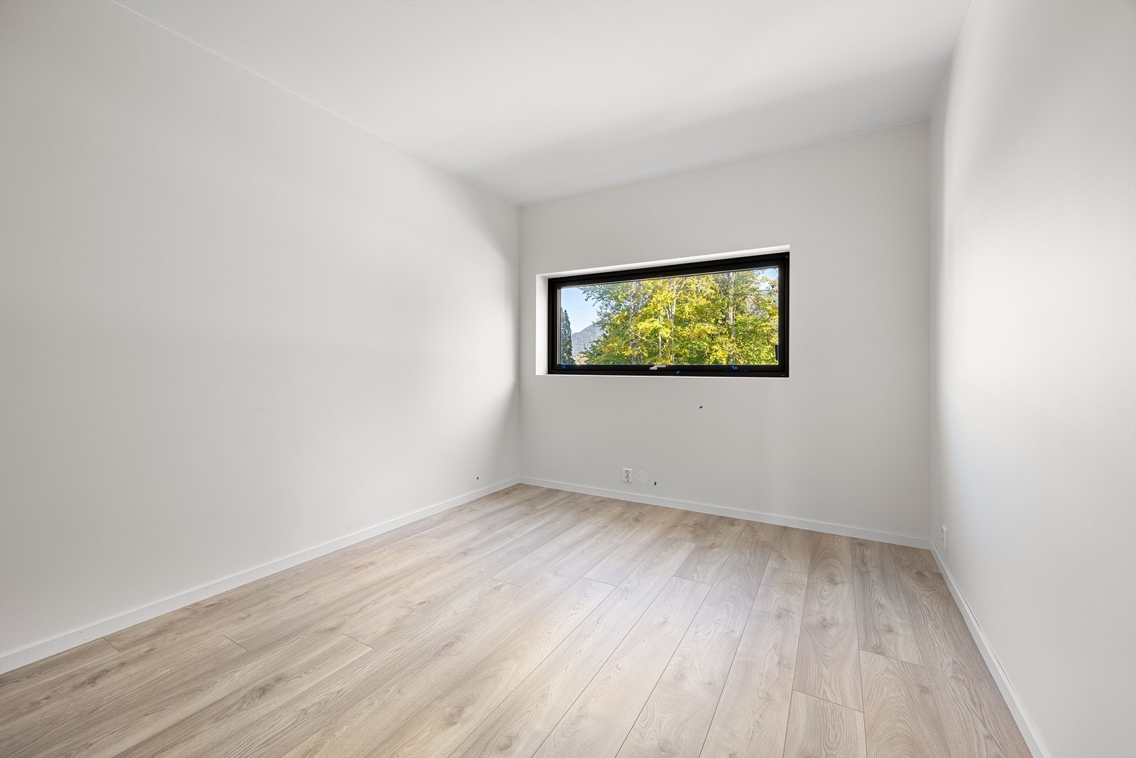 Lysmalte overflater på vegger og i himling Galleribilde