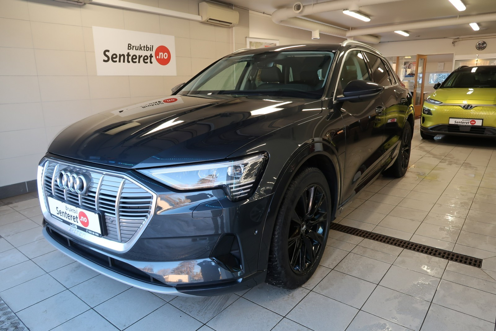 Audi e-tron Quattro,Luftfj.,Skinn,Navi,ACC,R.K,Kam,Krok,NAF-TEST 3