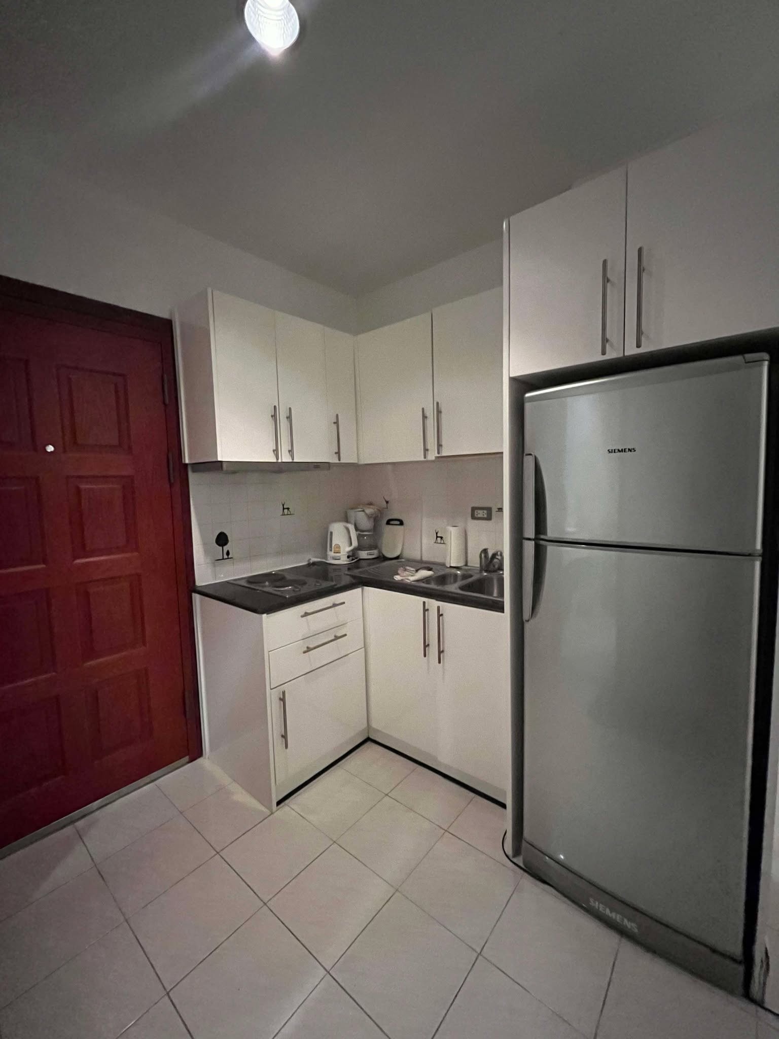 Kjøkken i liten leilighet Galleribilde