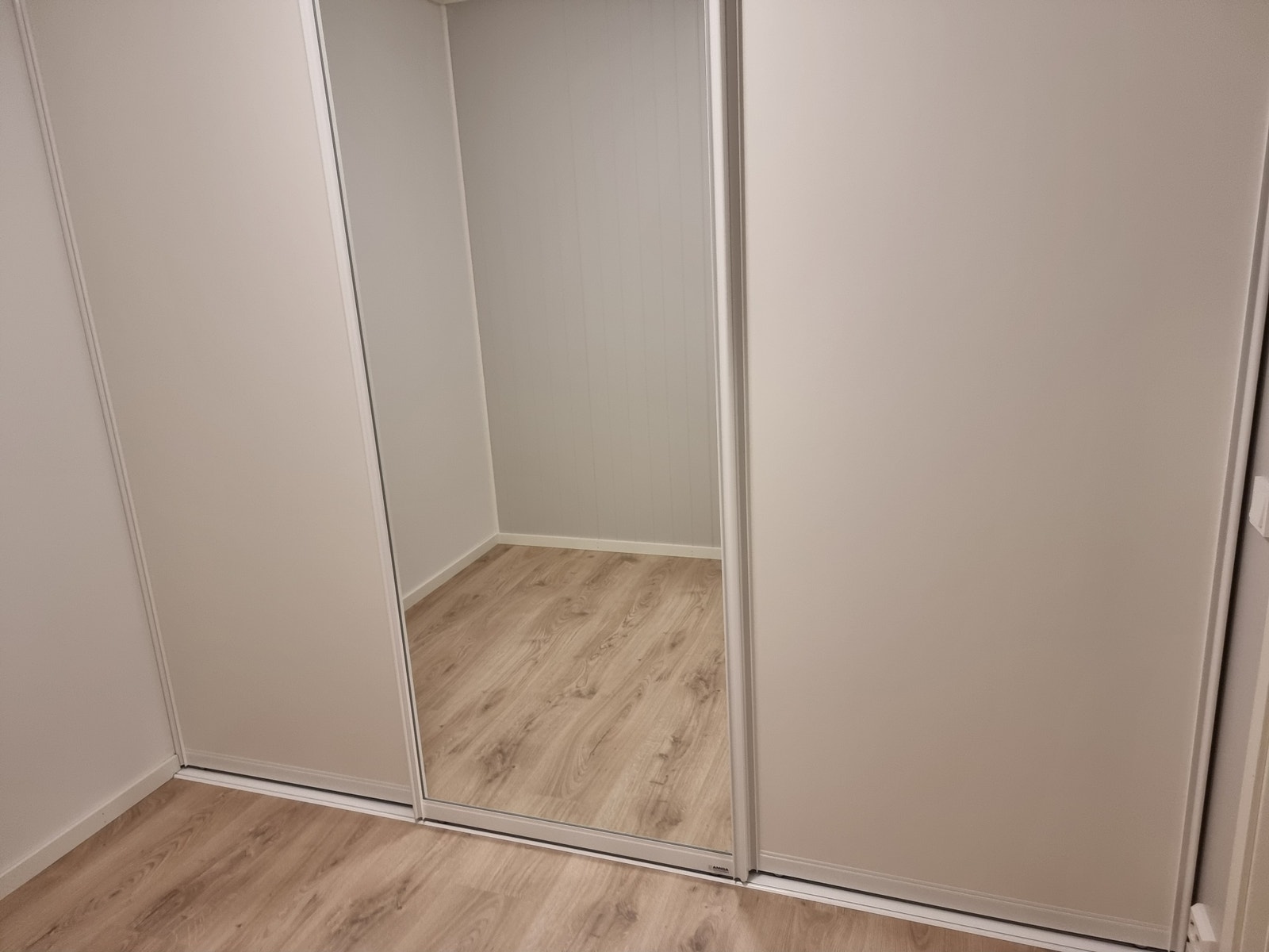 Soverom med skyvør Galleribilde