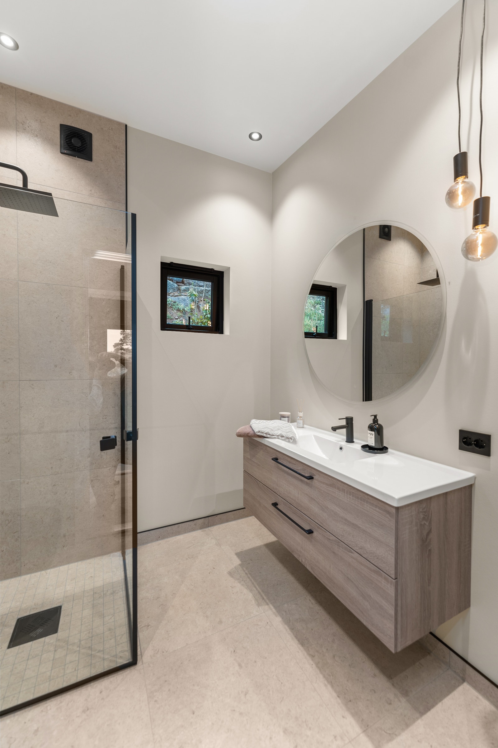 Bad 1. etasje. Galleribilde