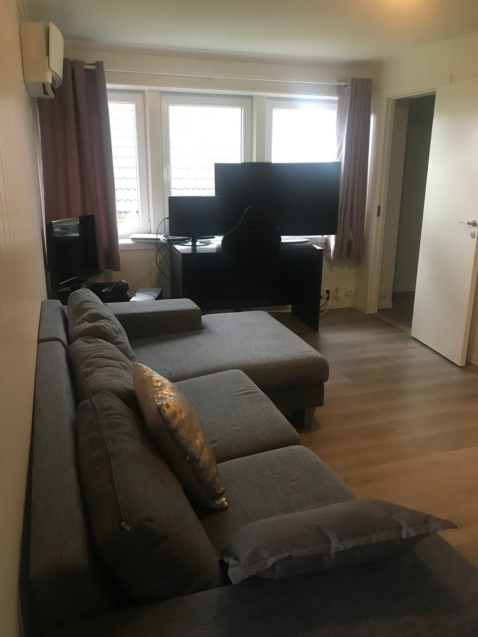 Stue fra inngang Galleribilde