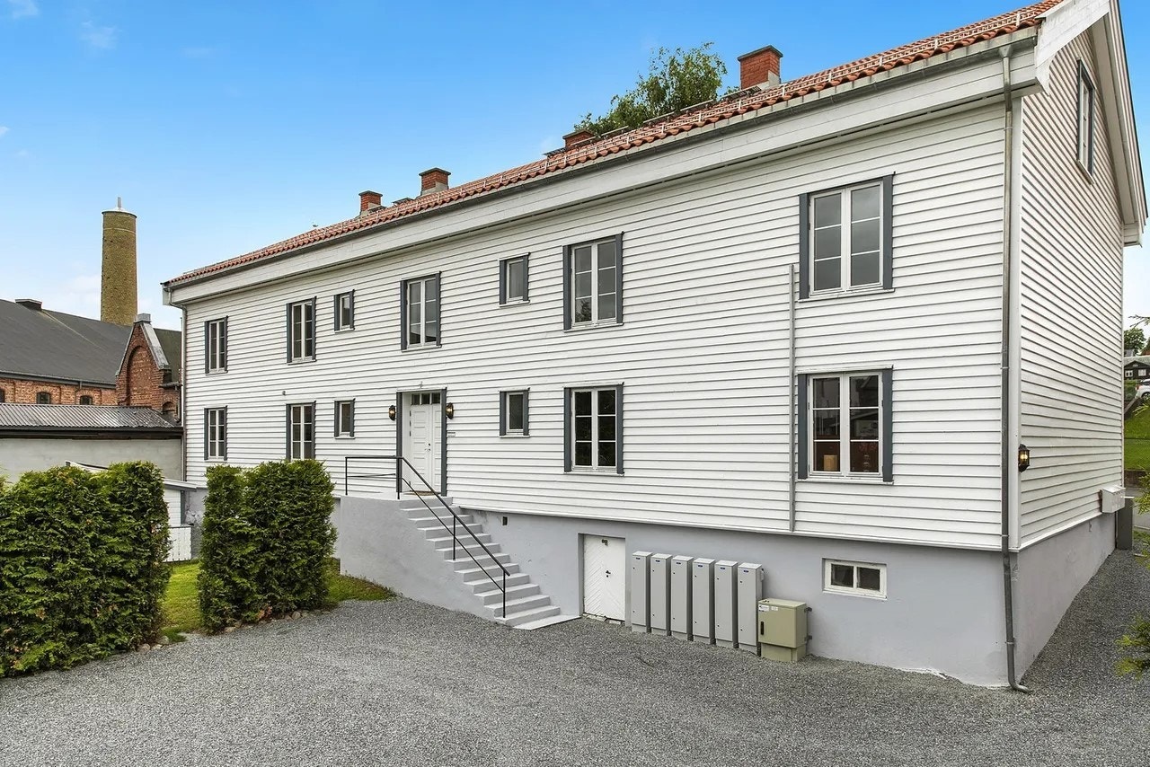 Parkering i bakgården Galleribilde