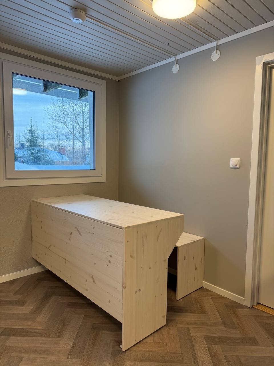 Detaljbilde spisebord Galleribilde