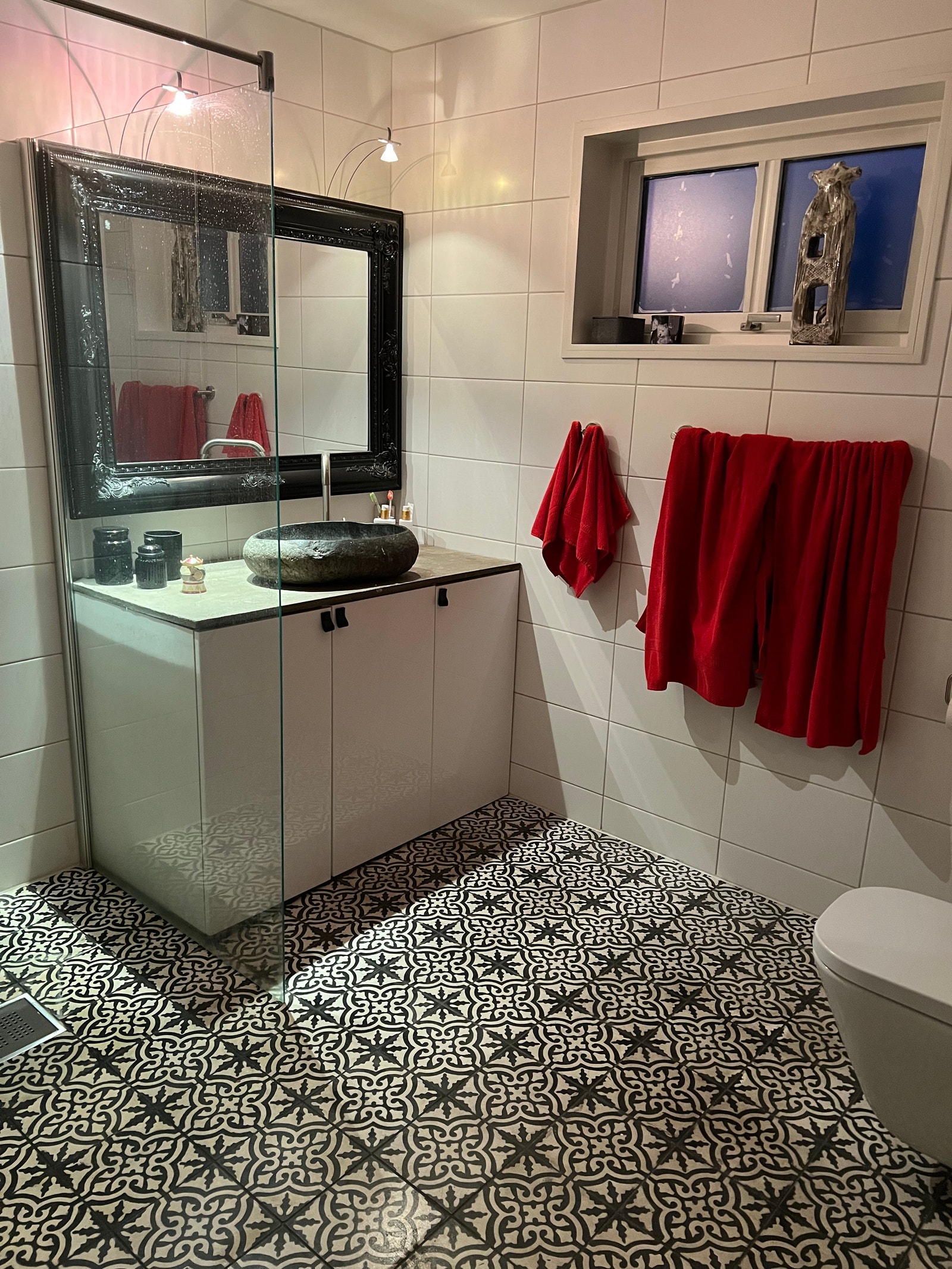 Bad i 1.etasje, dusjhjørne Galleribilde