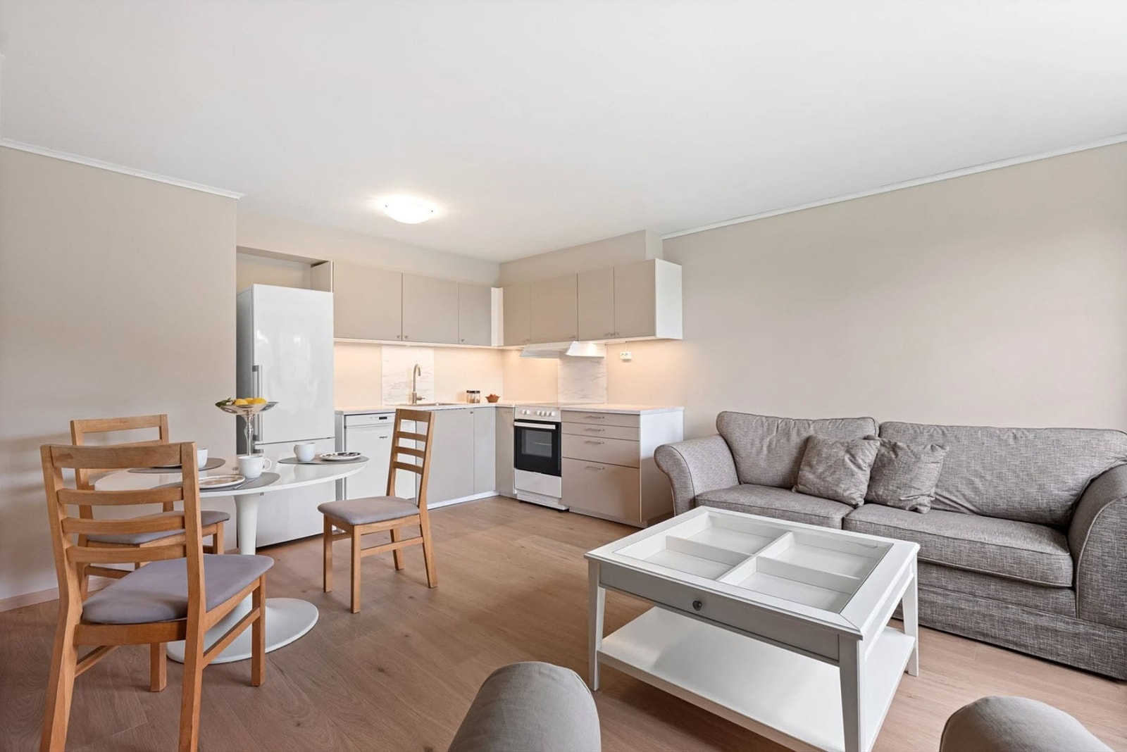 Stue/kjøkken (eksempelbilde, møbler ikke inkludert) Galleribilde