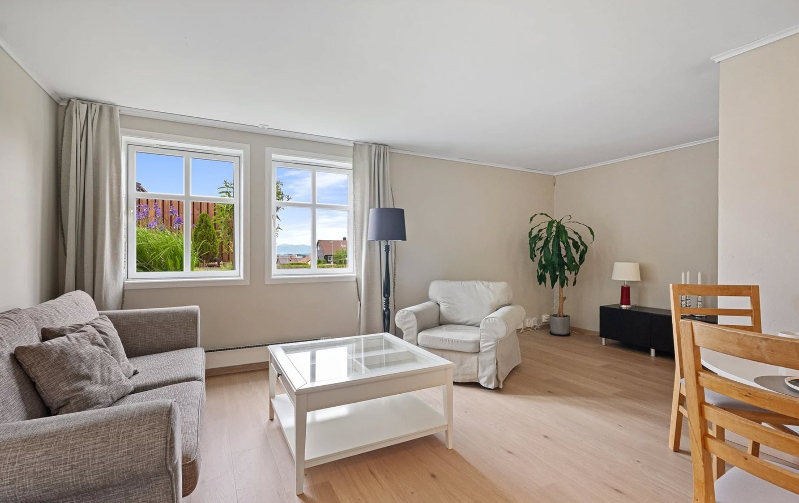 Stue/kjøkken (eksempelbilde, møbler ikke inkludert) Galleribilde