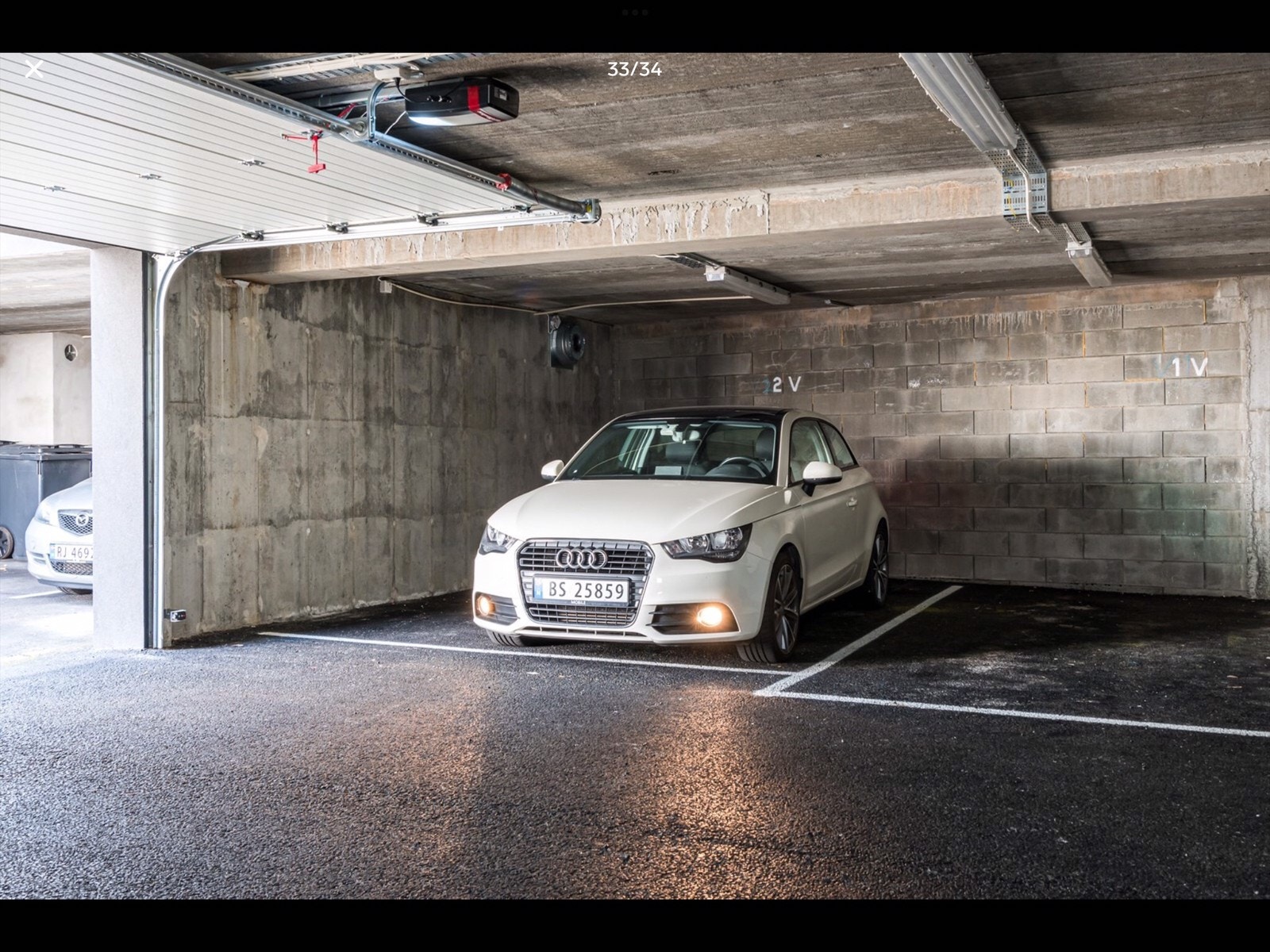 Garasjeplass og bod Galleribilde