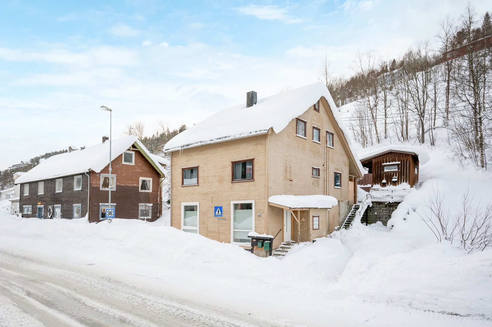 Fasade, leiligheten er i 3. etg Galleribilde