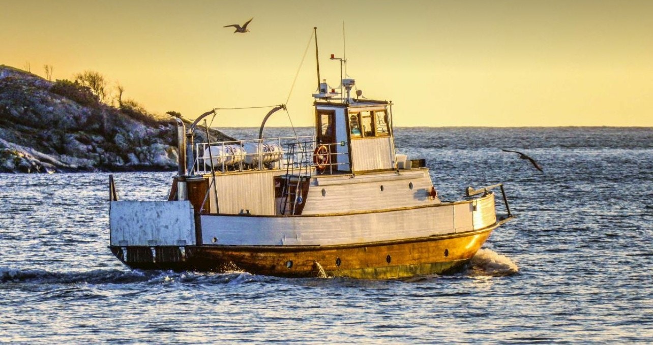 Ferje med plass til 3 biler Galleribilde
