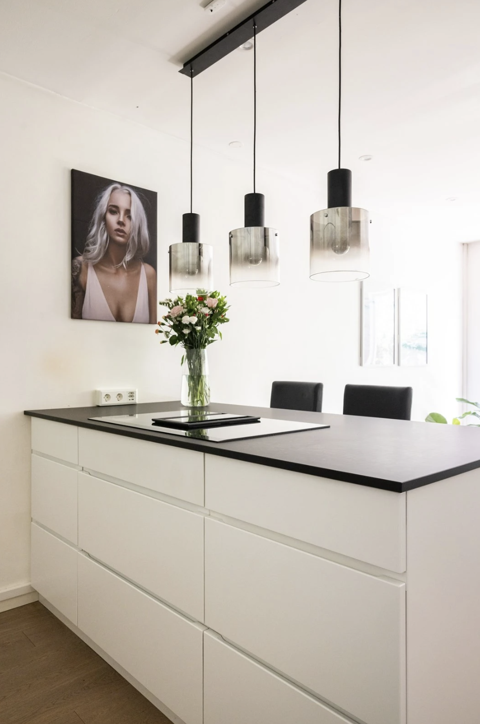 Kjøkken med god skapplass Galleribilde