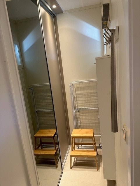 Garderobe gang Galleribilde
