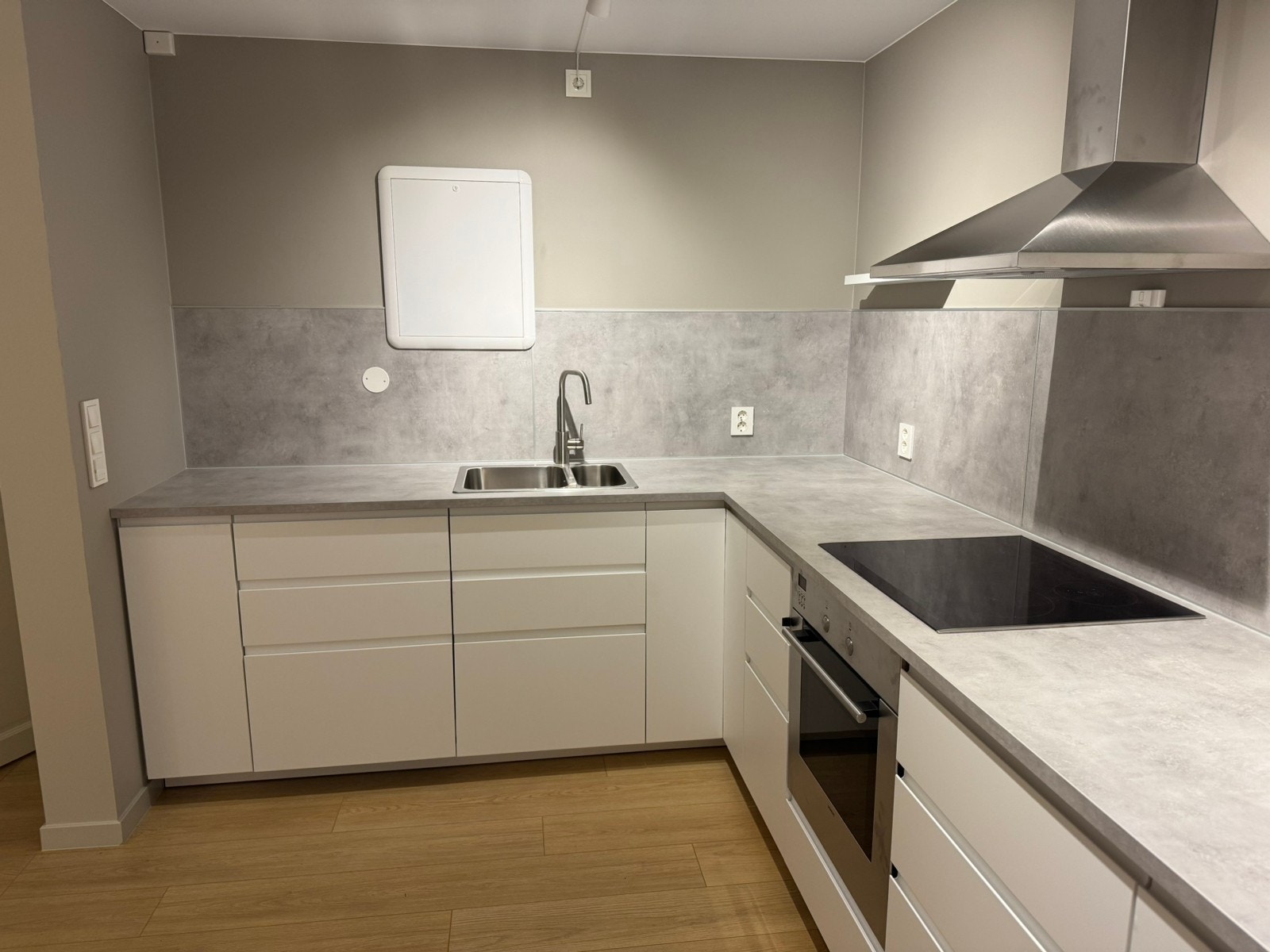 God plass på kjøkkenet Galleribilde