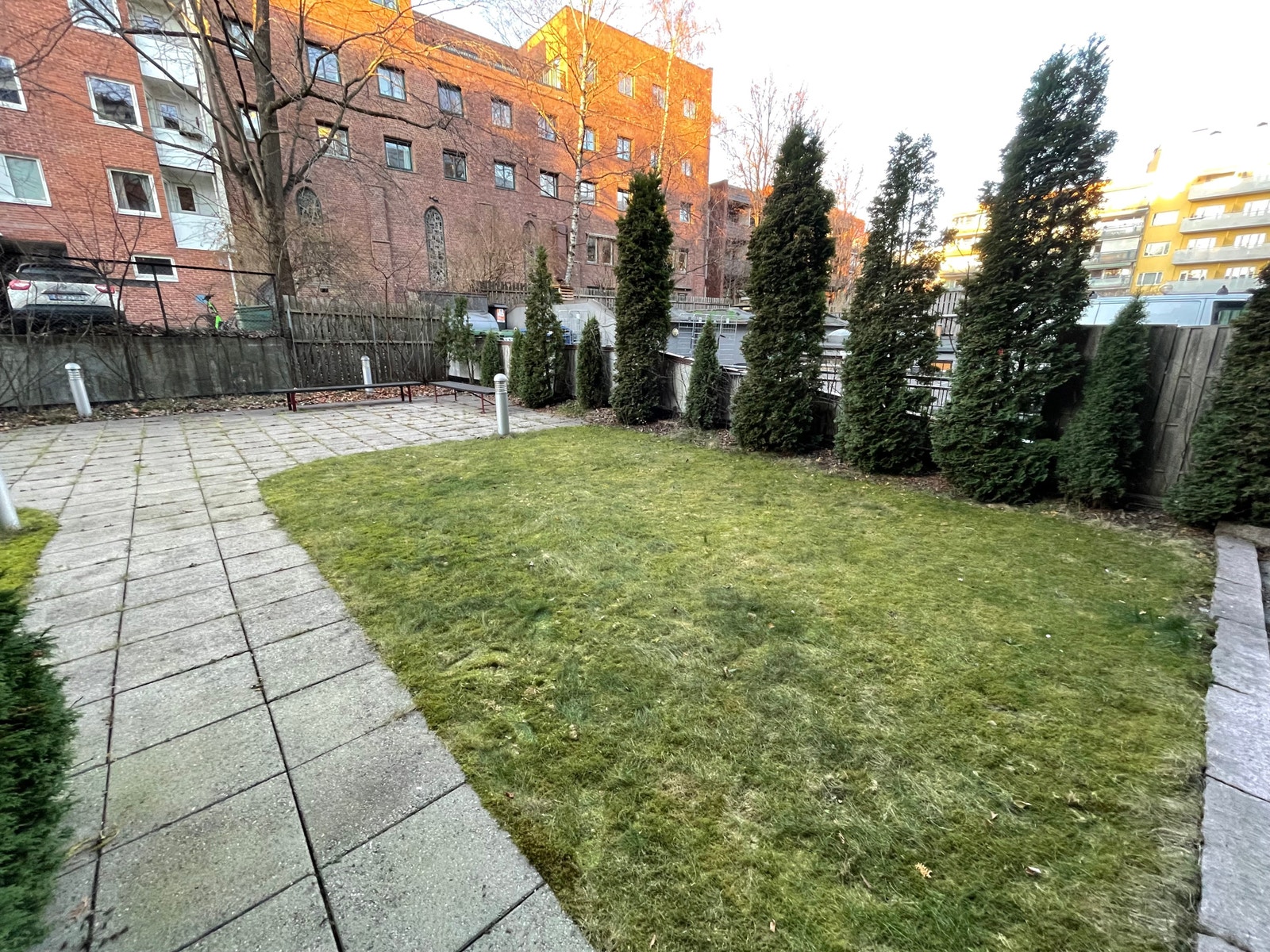 Felles bakgård (vestvendt) Galleribilde