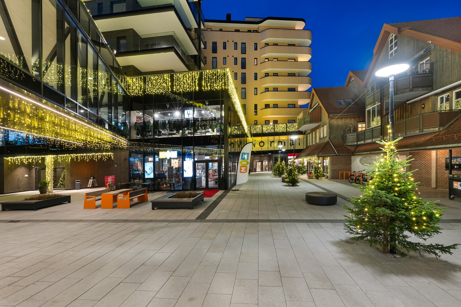 Miljøet en kveldsstund på Tangvall Arena Galleribilde