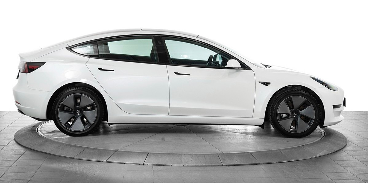 Tesla Model 3 Standard Range Plus RWD 2