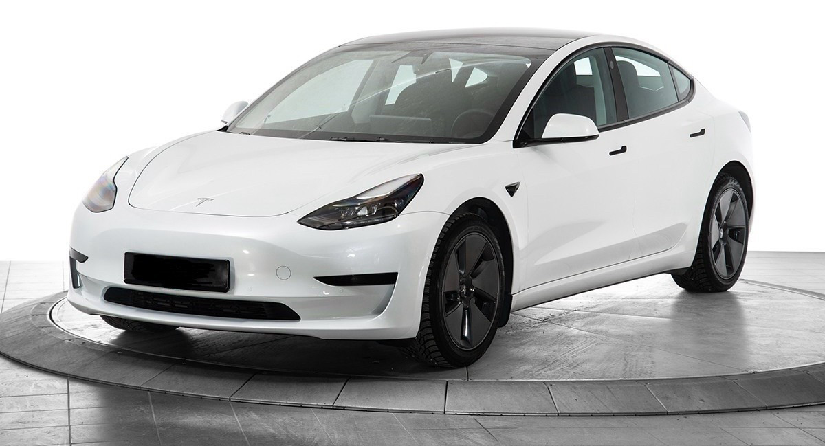 Tesla Model 3 Standard Range Plus RWD