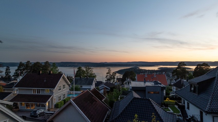 Via Nova 13 ha en solrik beliggenhet i Nordstrandskråningen, i et område mange mener har en av Oslos flotteste boområde Galleribilde