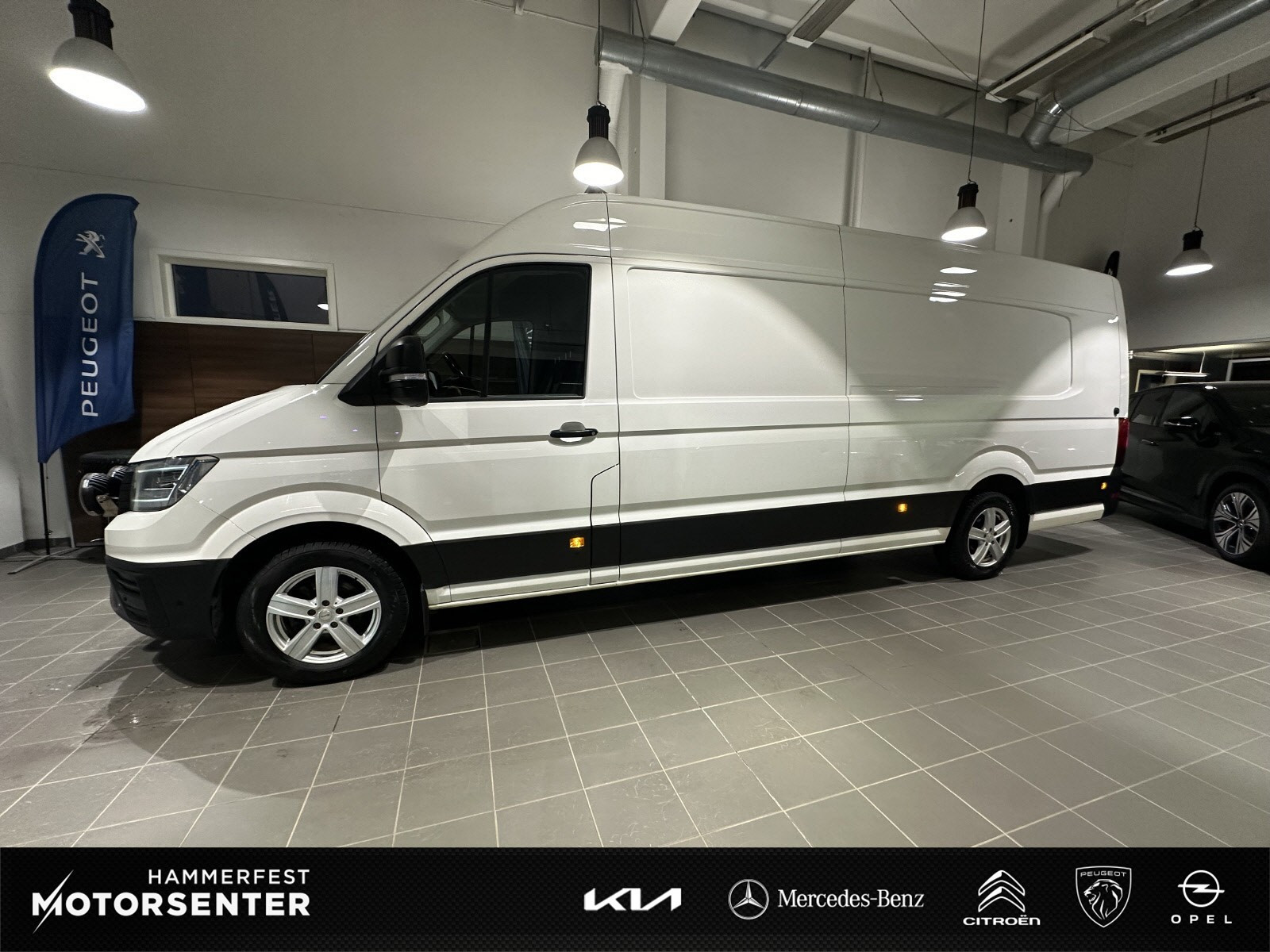 Volkswagen Crafter 35 L5H3 2,0TDI 177hk 4M aut Webasto/Kamera/3000kg 3