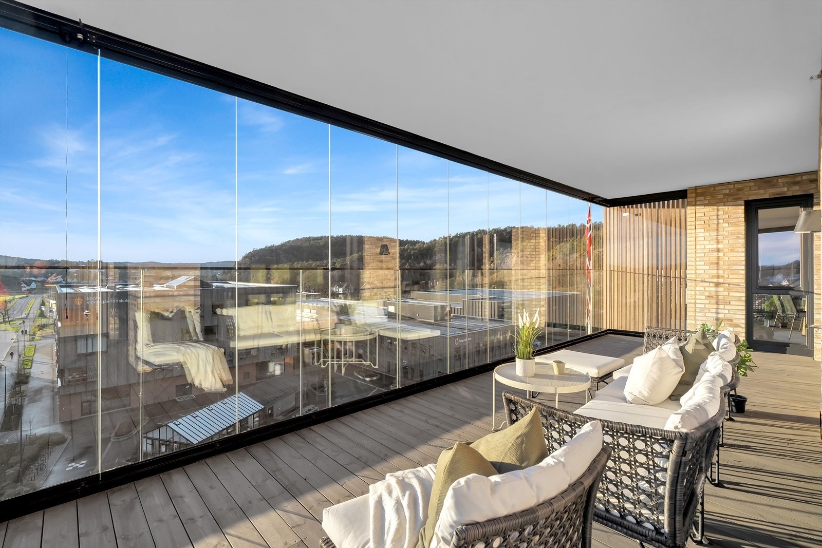 Innglasset balkong Galleribilde