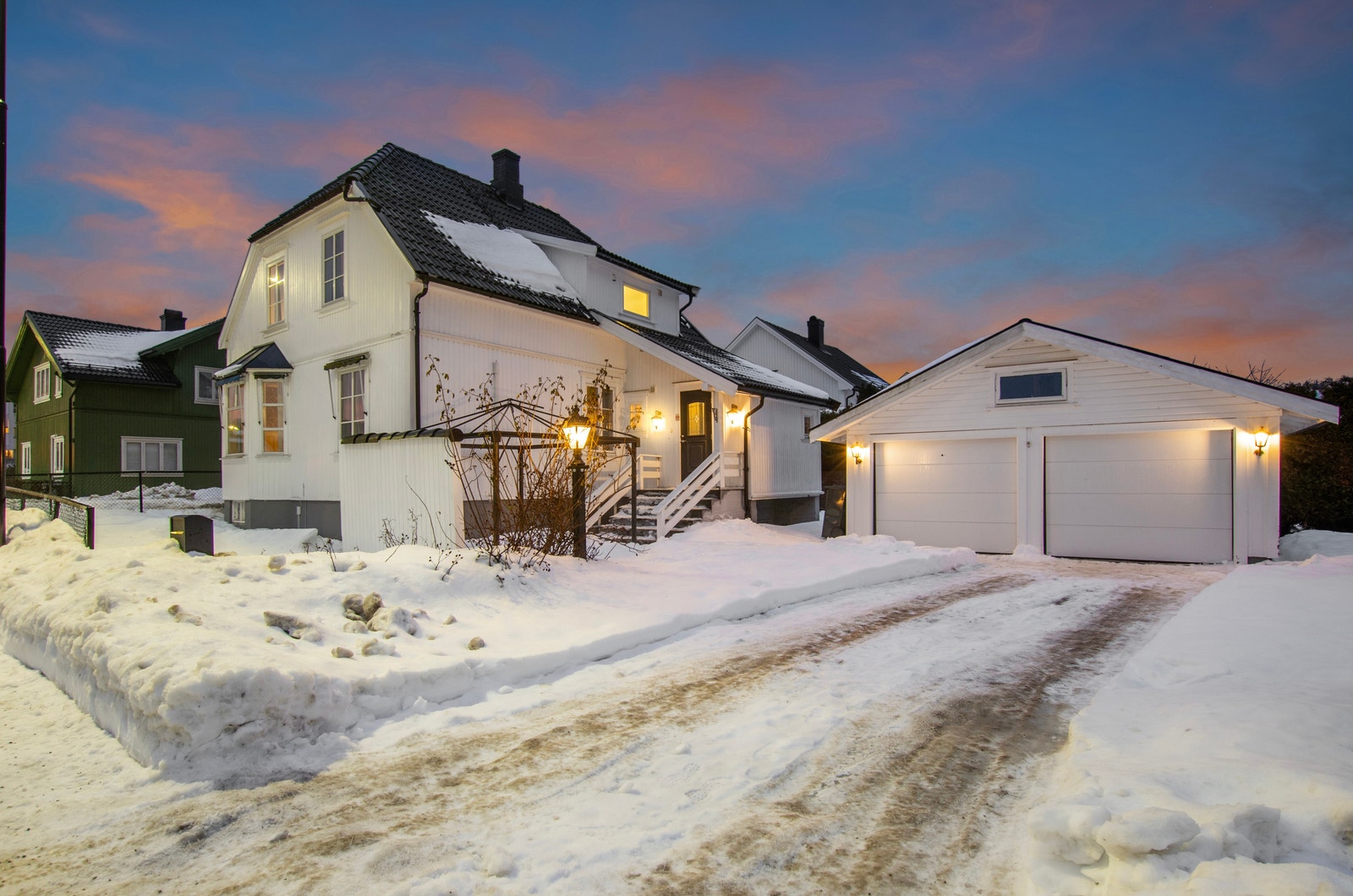 Innkjørsel for 2 biler Galleribilde