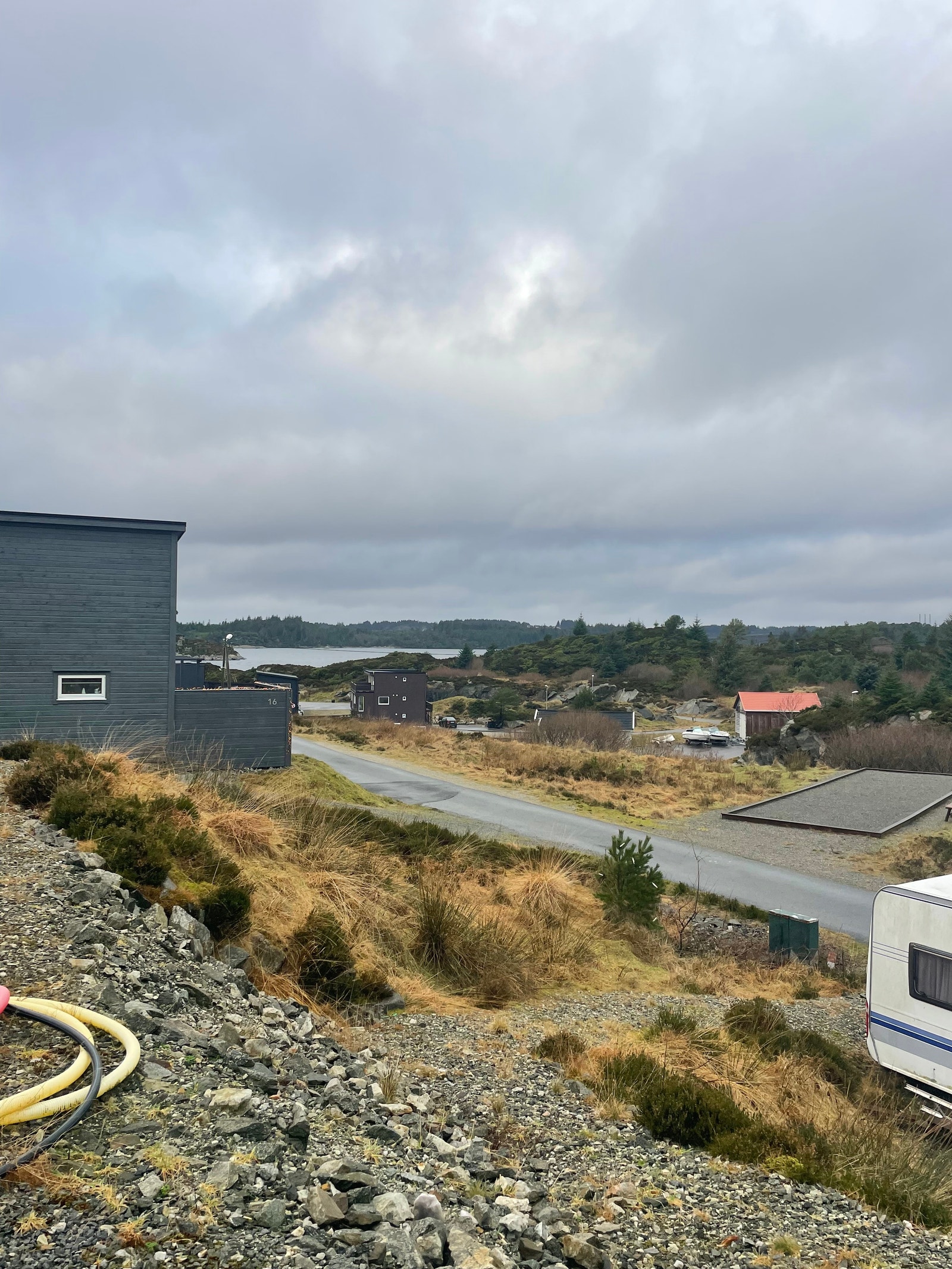 Mot vest Galleribilde