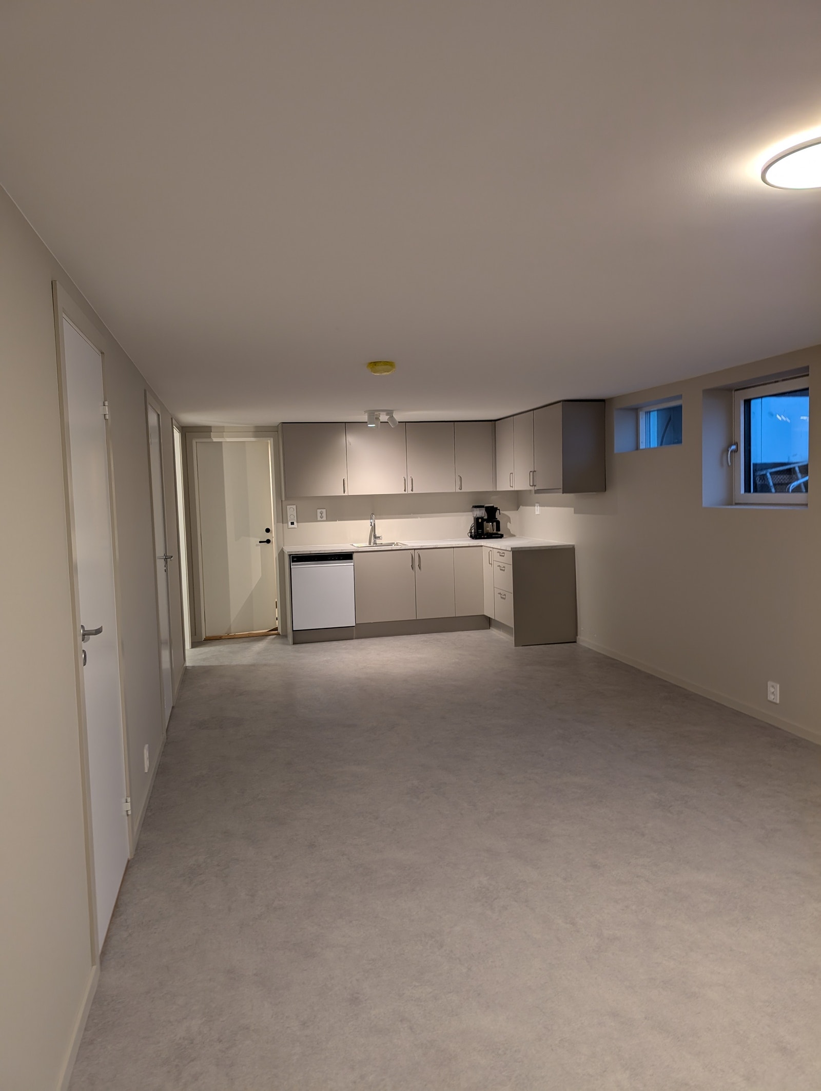 God plass til spisebord og salong Galleribilde