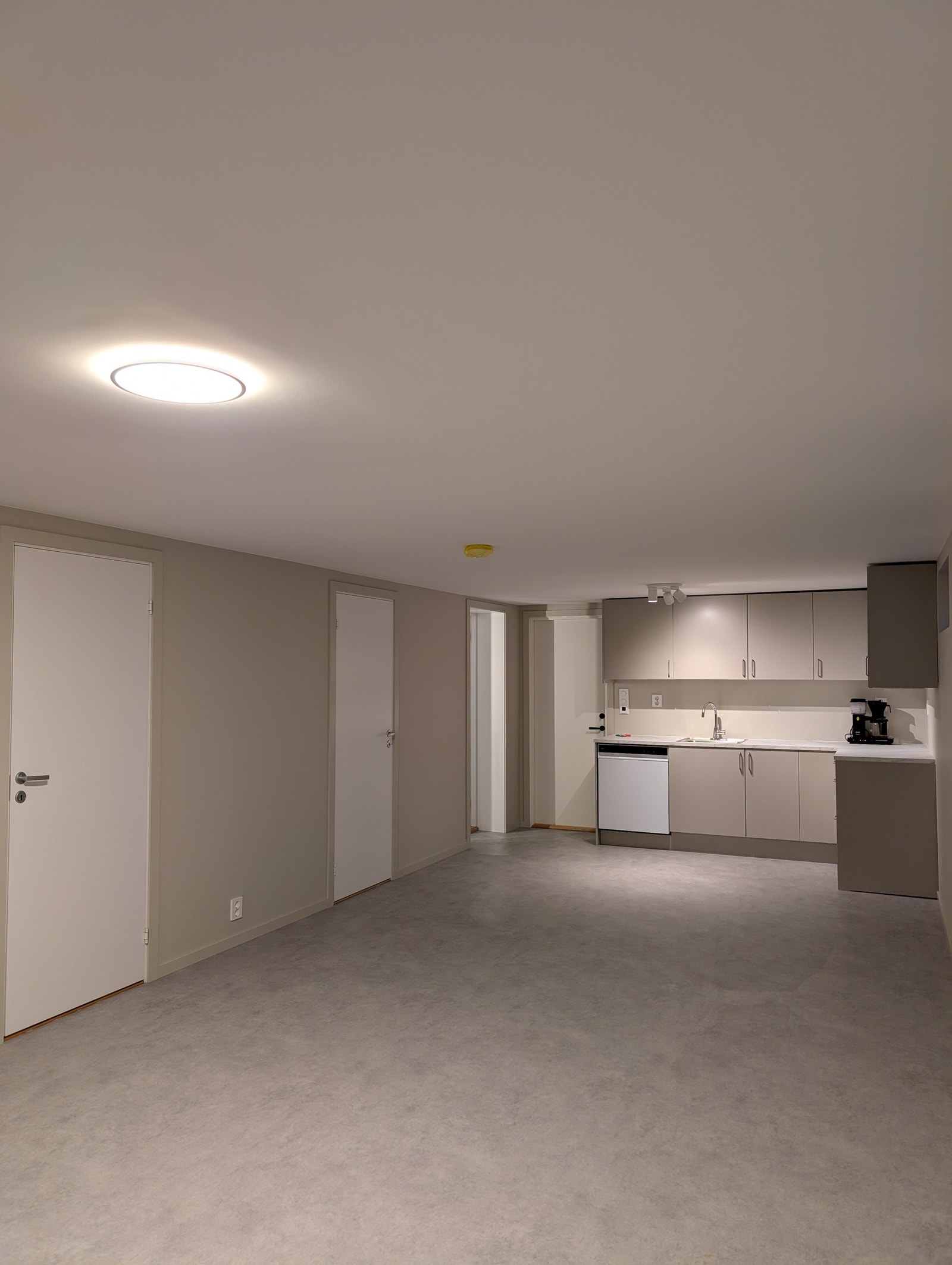 Ny, totalrenovert og moderne leilighet Galleribilde