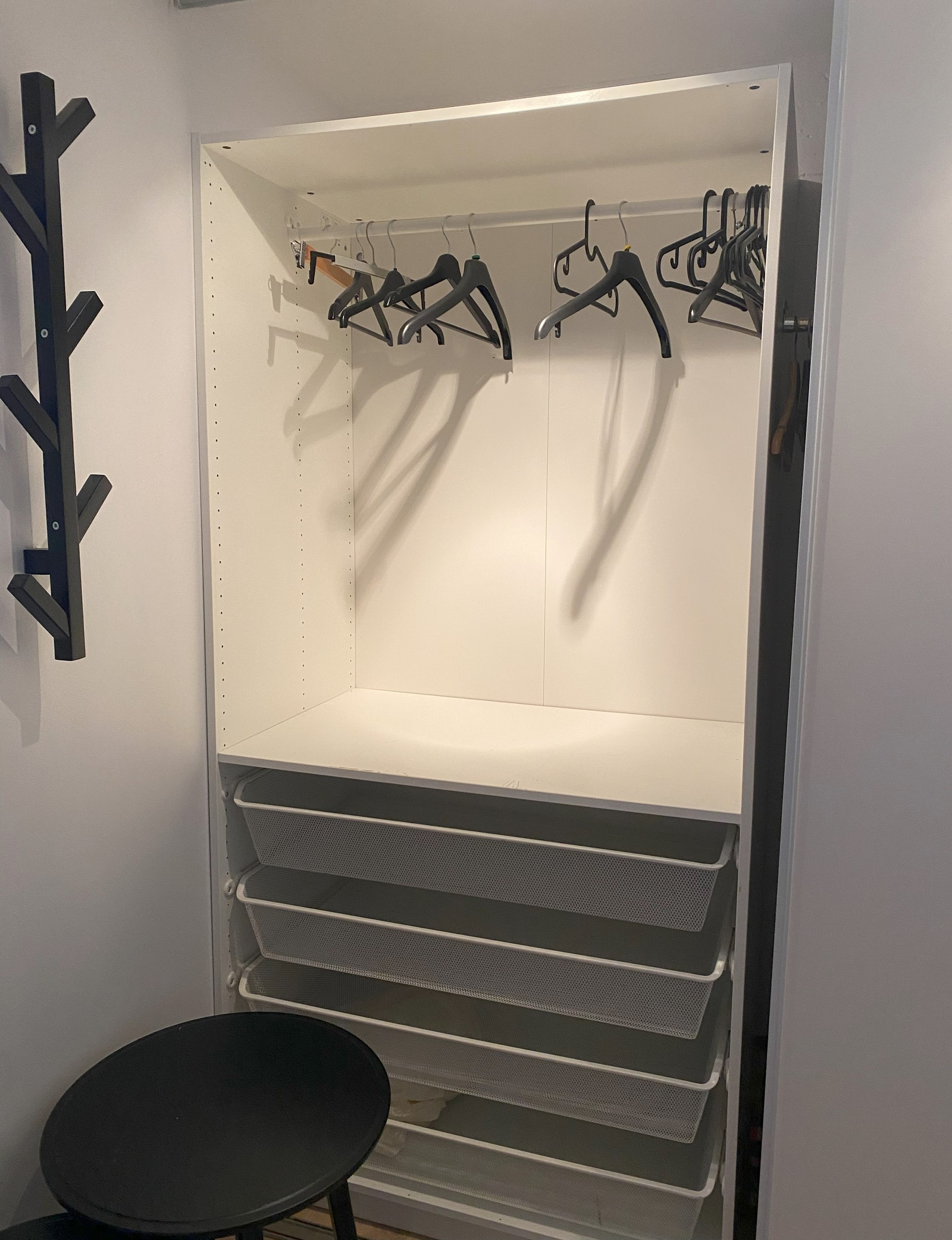 Skap i rom Galleribilde