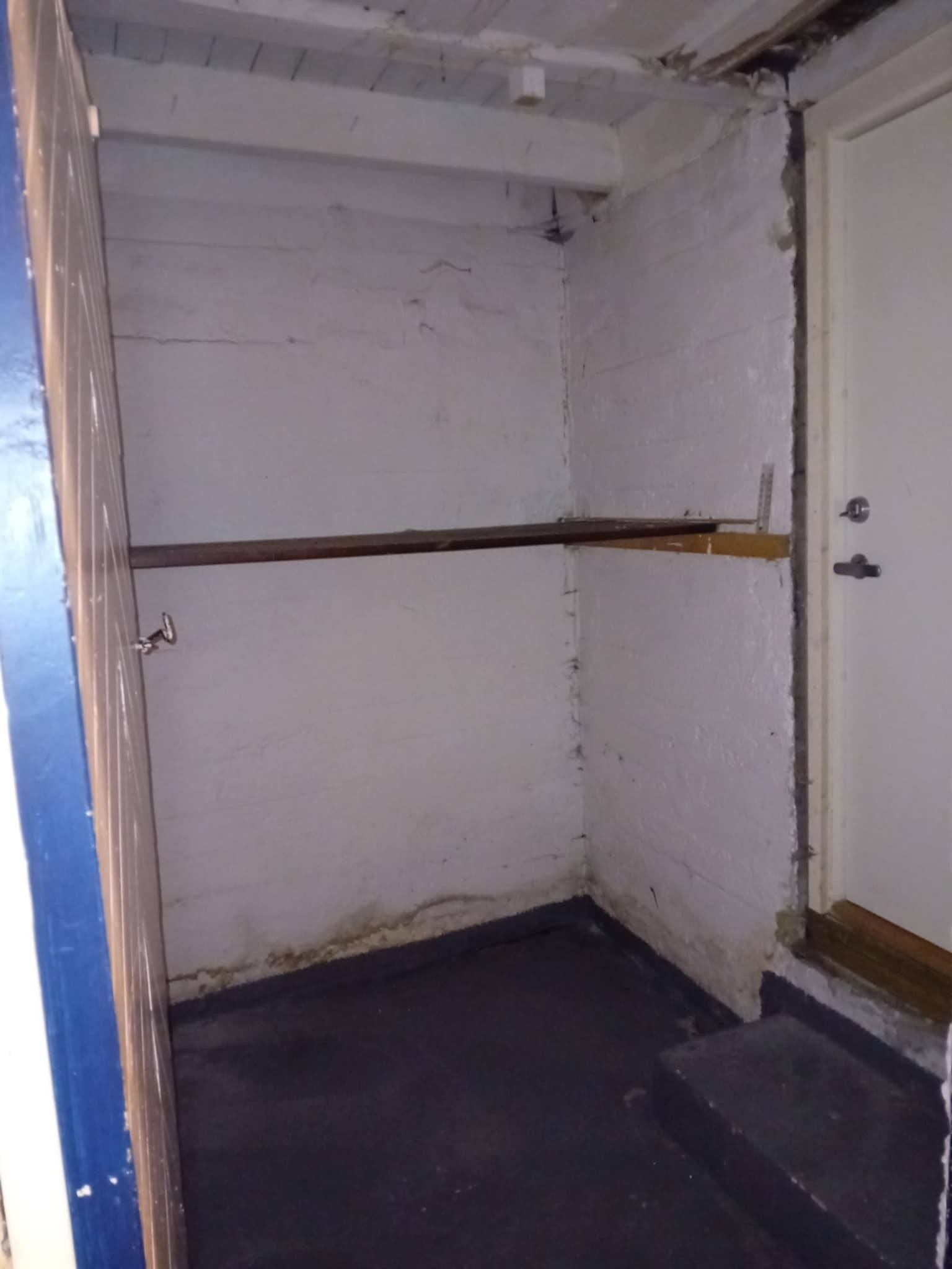 Egen inngang til kjeller Galleribilde