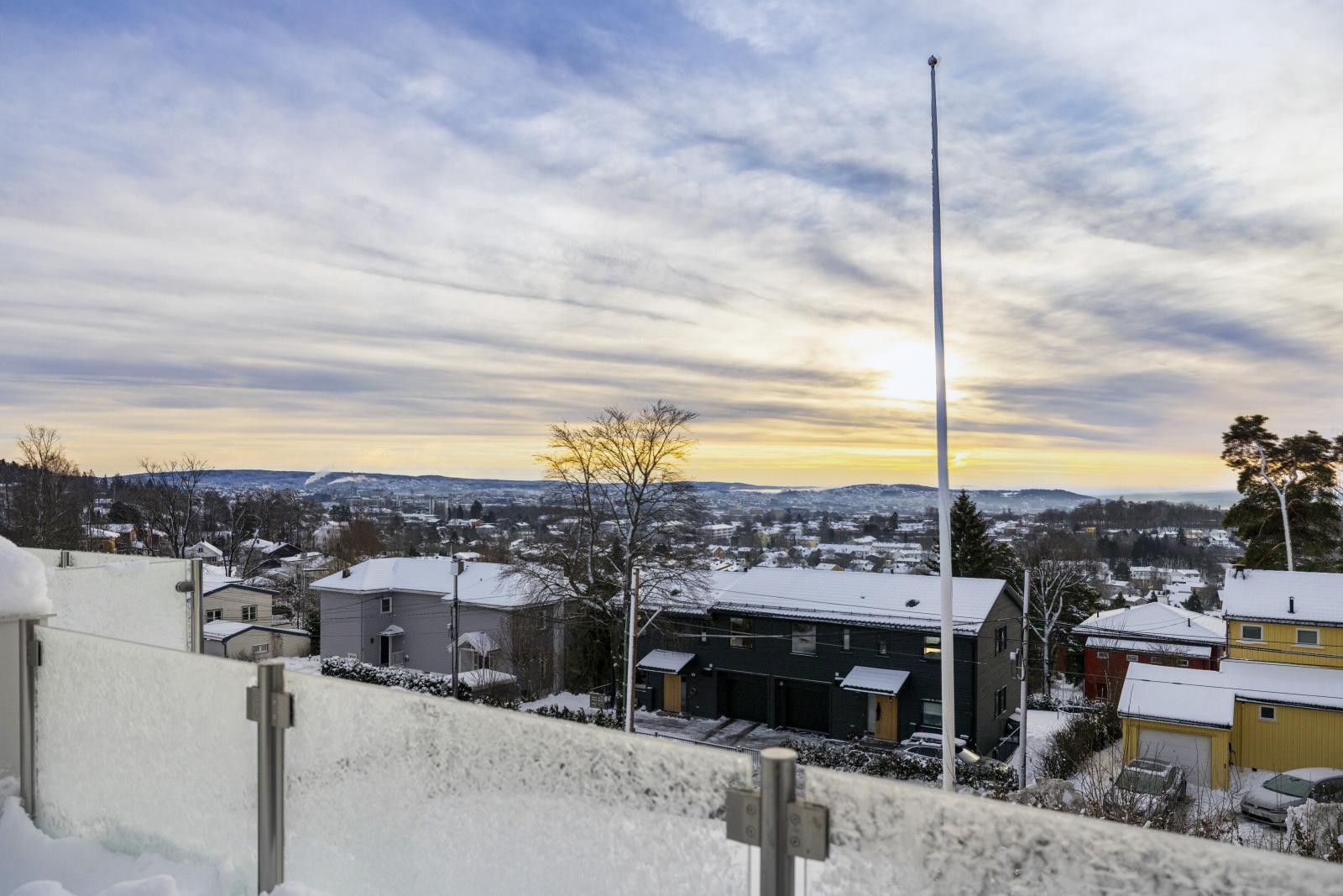 Sydvendt med usedvanlig gode solforhold både sommer og vinter Galleribilde