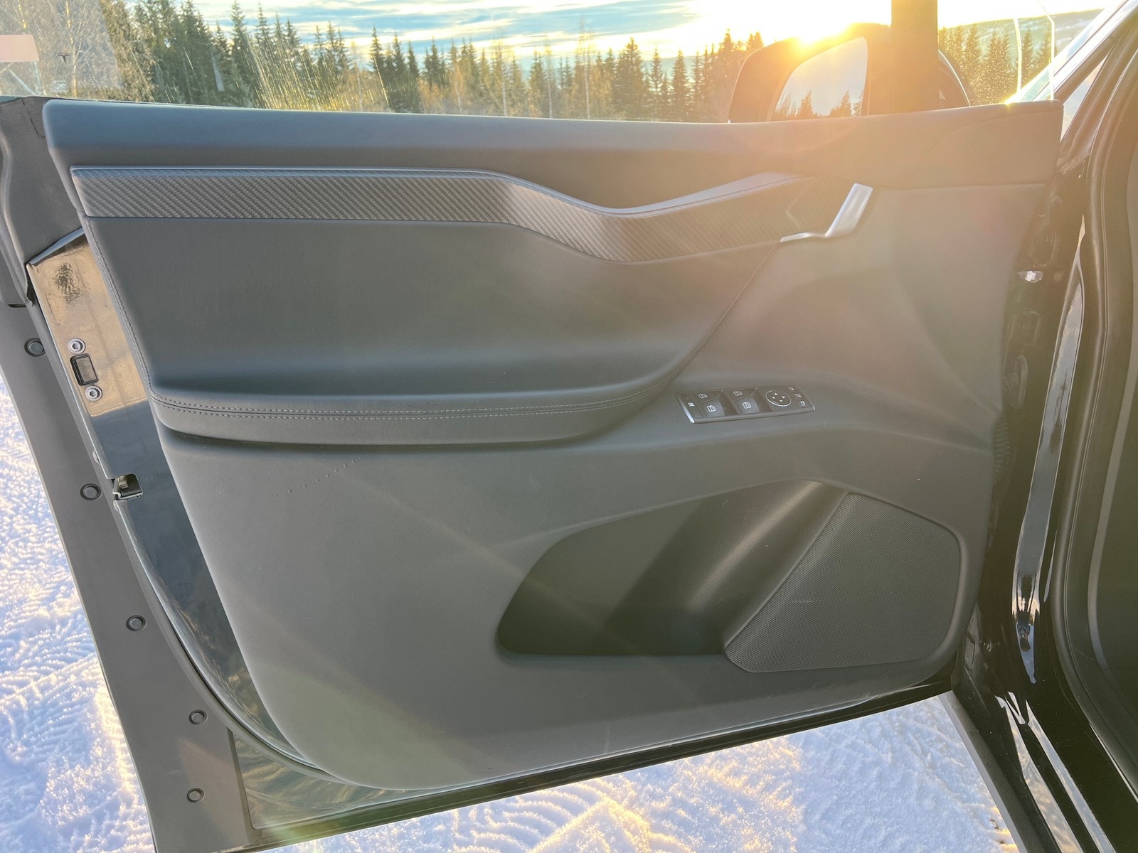 Tesla Model X 34