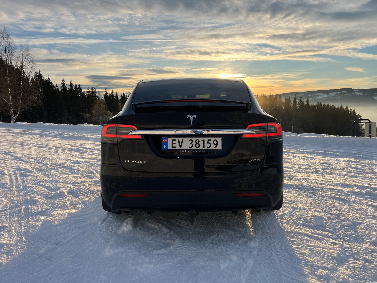 Tesla Model X 8