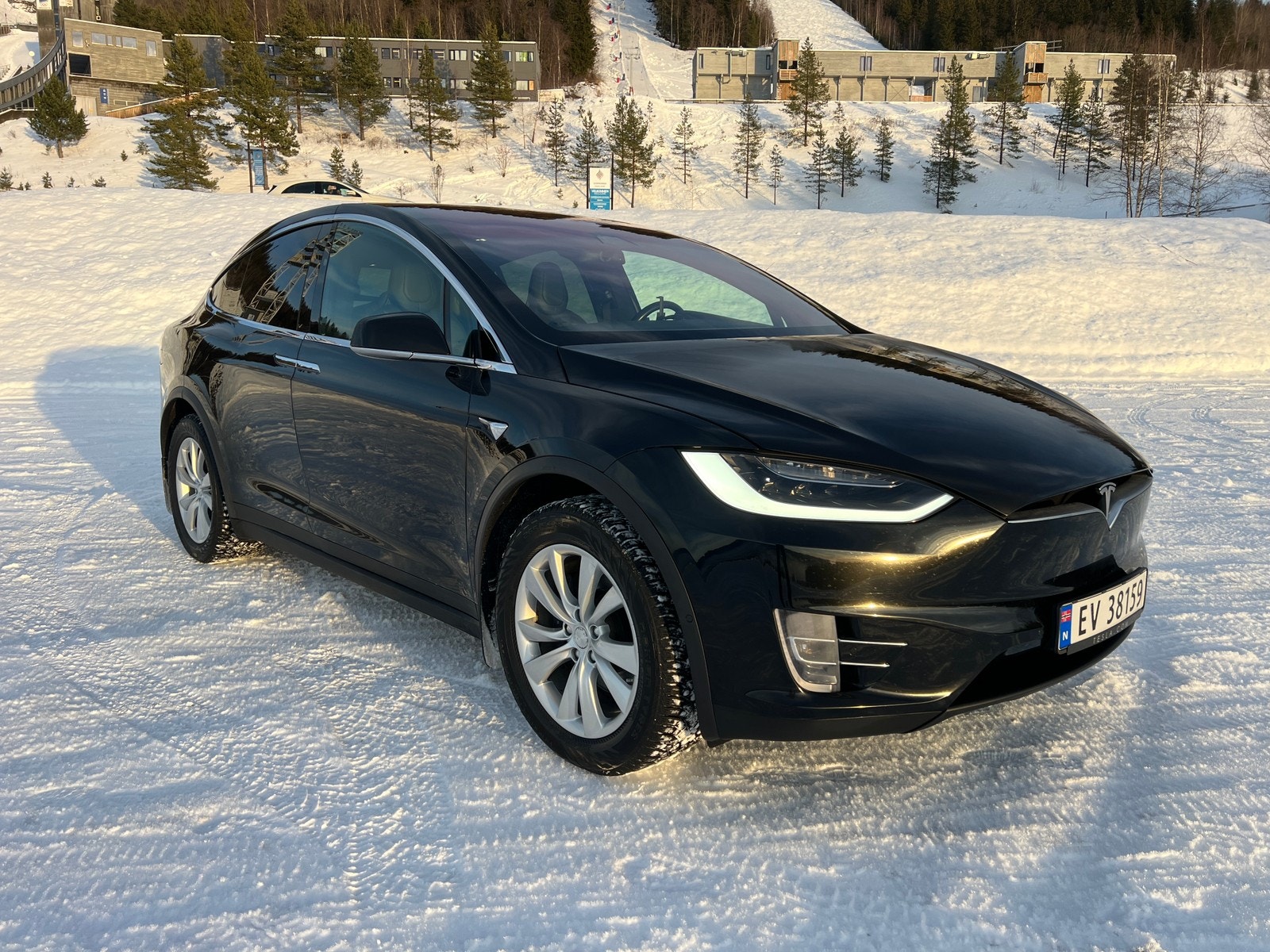 Tesla Model X 5