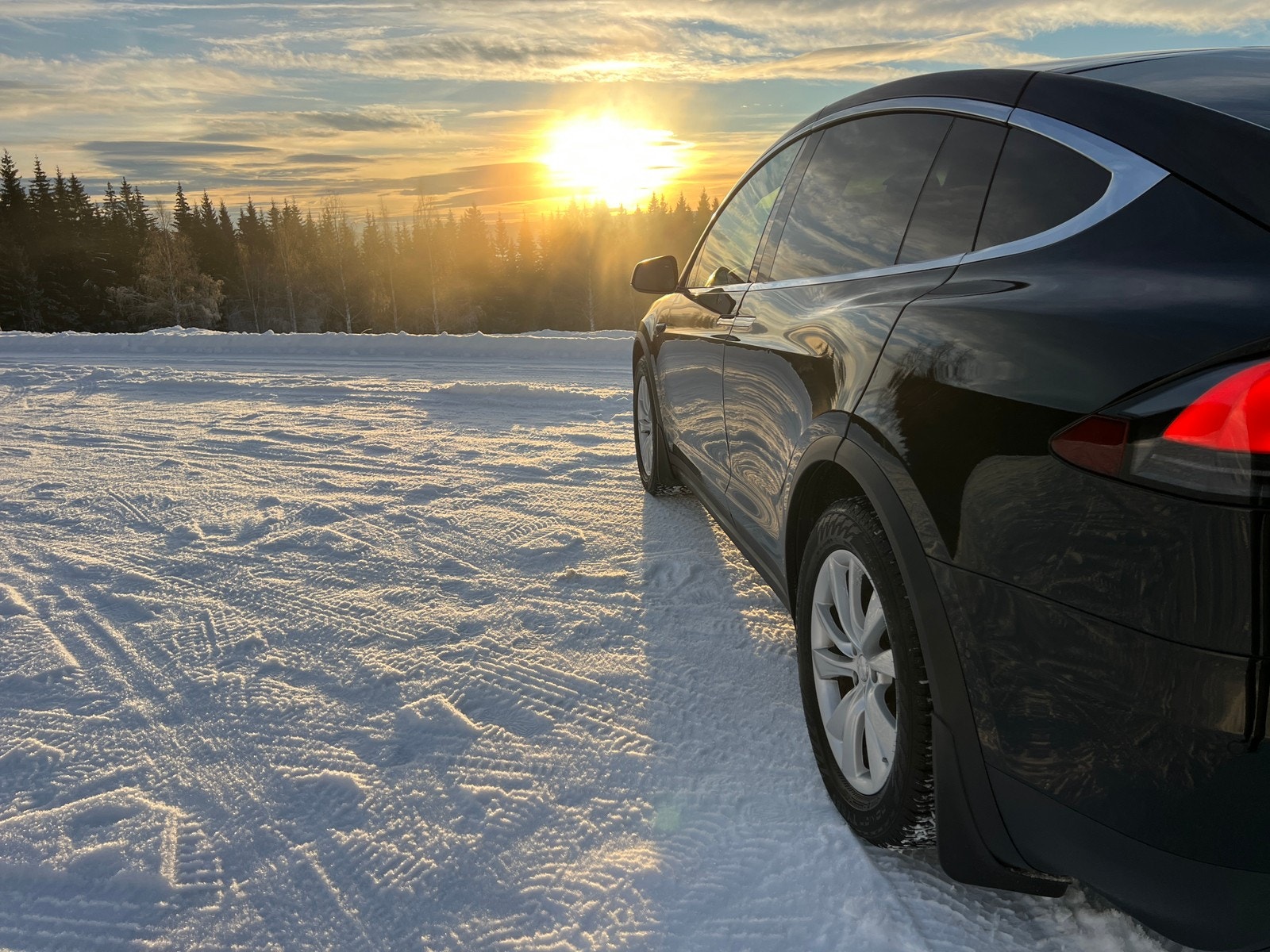 Tesla Model X 13