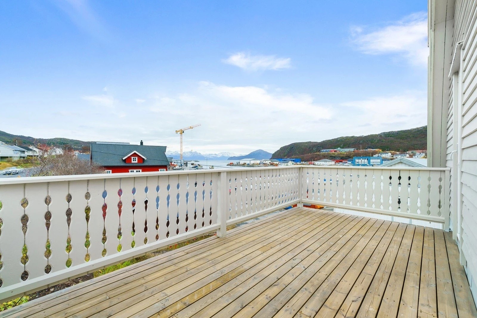 Veranda 1/2: flott å sitte på sommeren Galleribilde