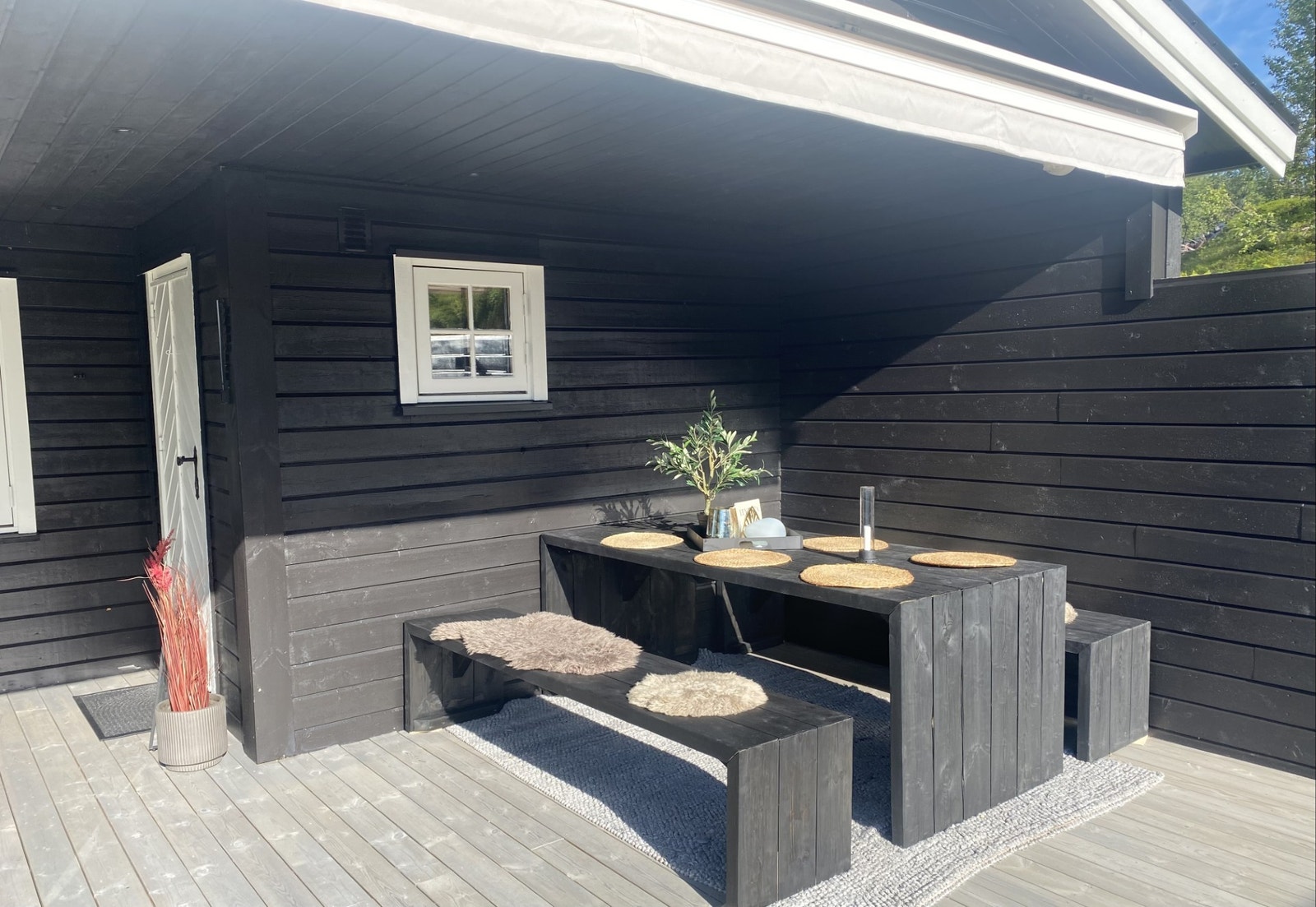 uteplass under tak Galleribilde