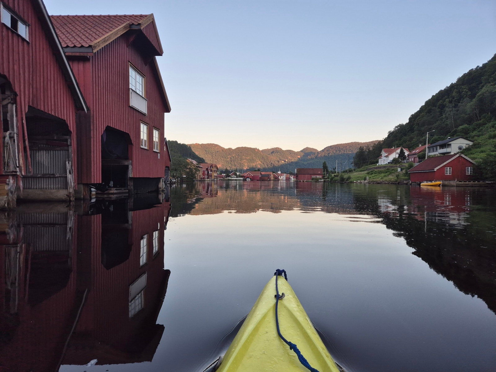 2 kajakker medfølger. Enkelte bilder trenger ikke videre beskrivelse.... Galleribilde