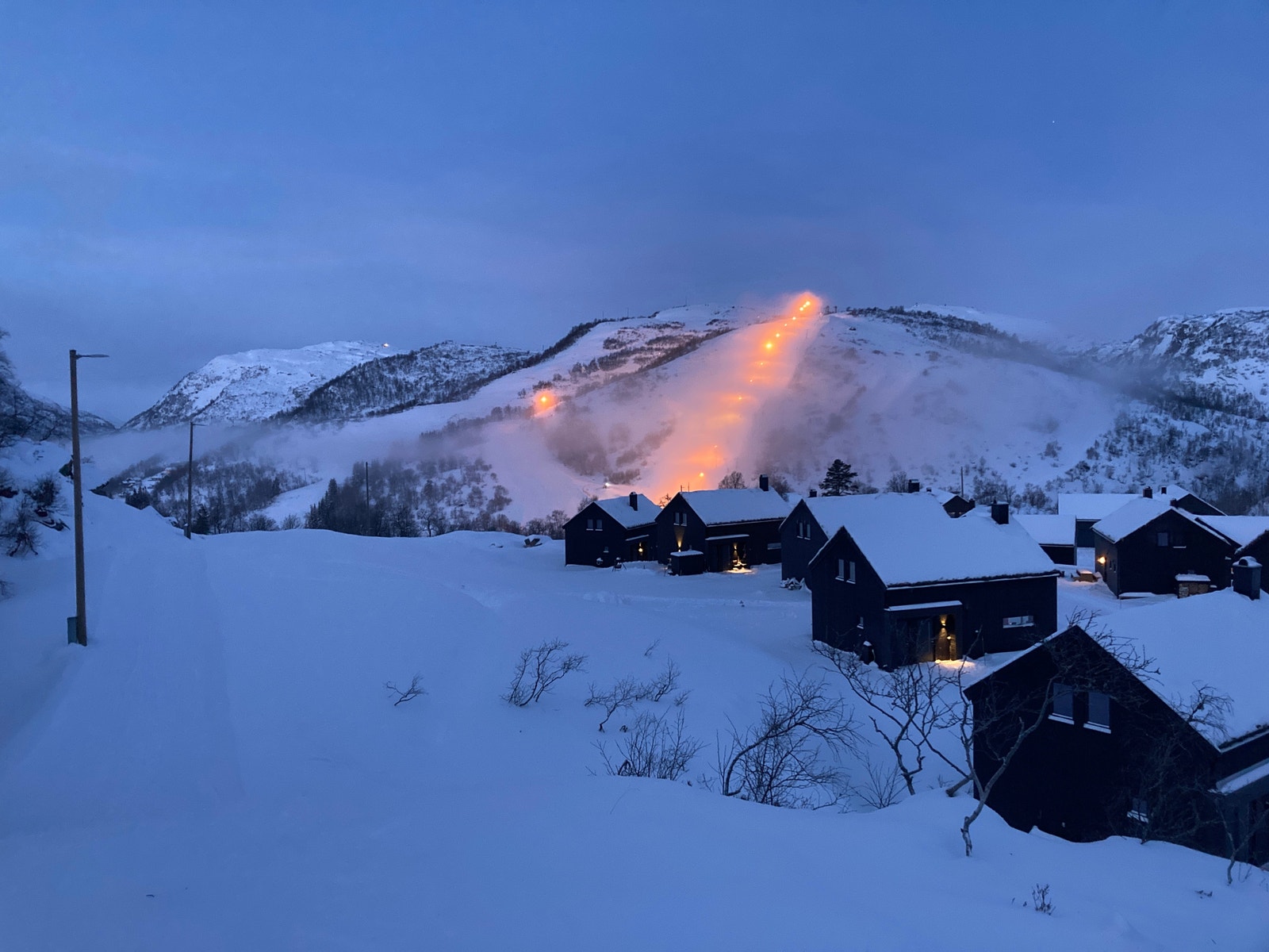 Bilde tatt fra skiløype ovenfor hytta. Utsikt mot Ålsheia Galleribilde
