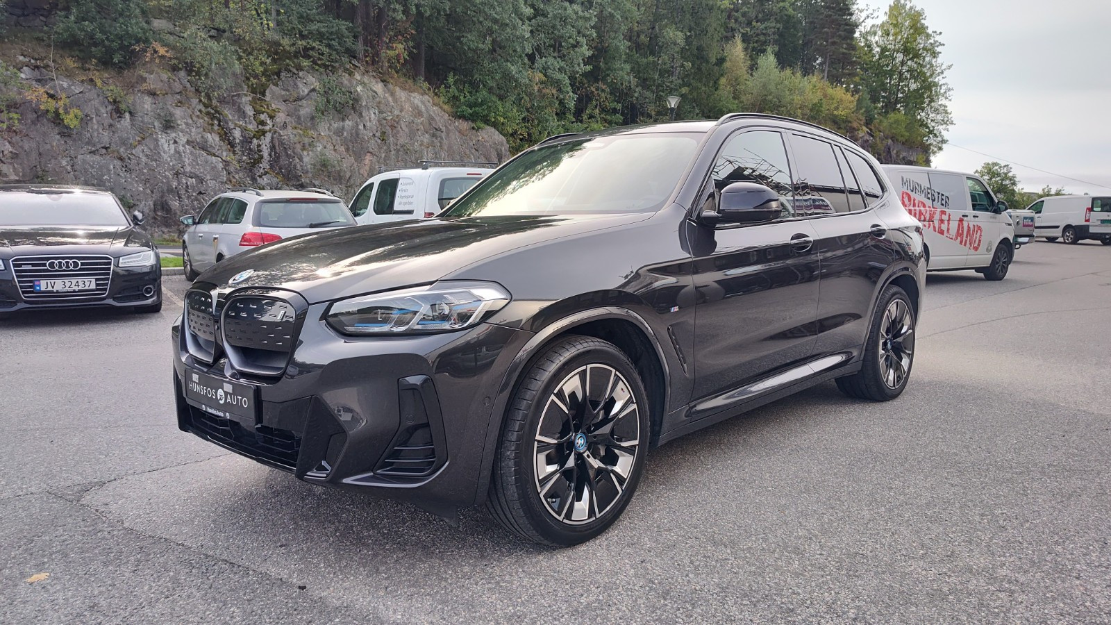 BMW iX3 M Sport-Fully Charged-HUD-360-Panorama-H&K-Laser-Keyles 2