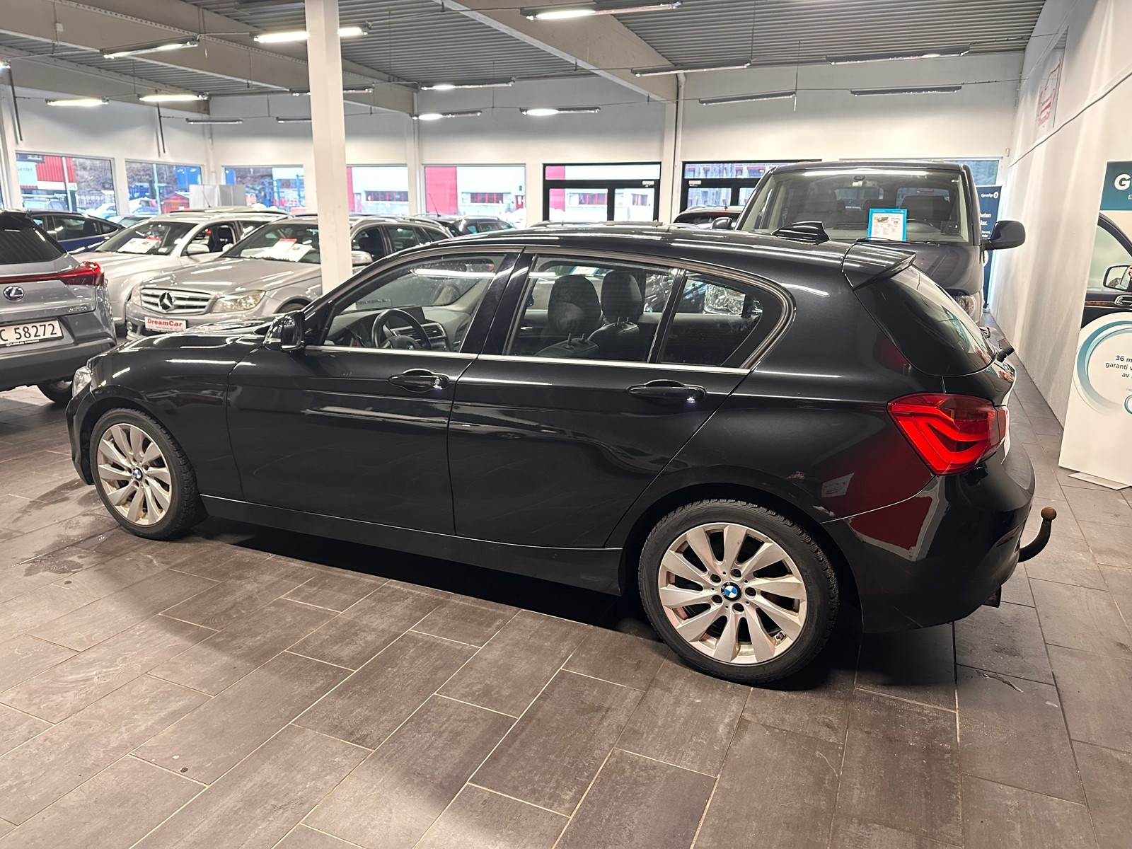 BMW 1-serie 118i 3