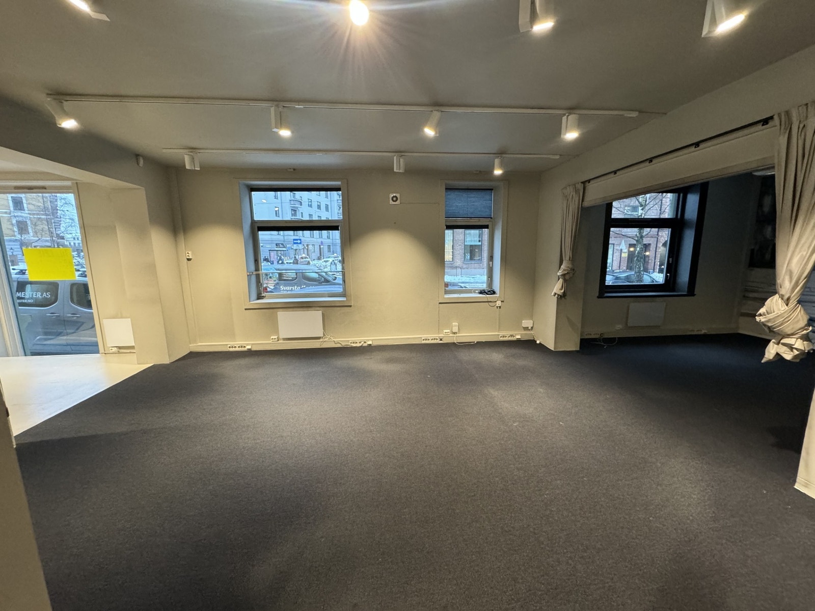 mot Elisenbergveien Galleribilde