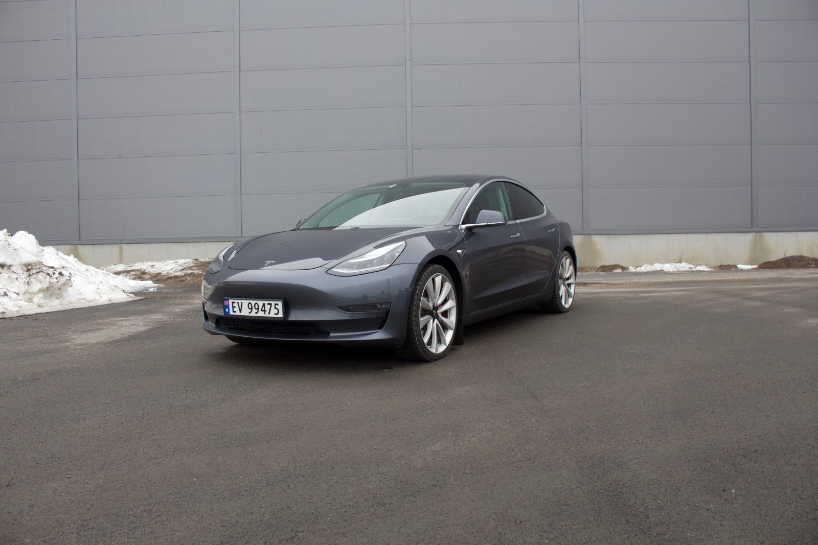 Tesla Model 3 PERFORMANCE DUAL MOTOR // 21.000km!! 2