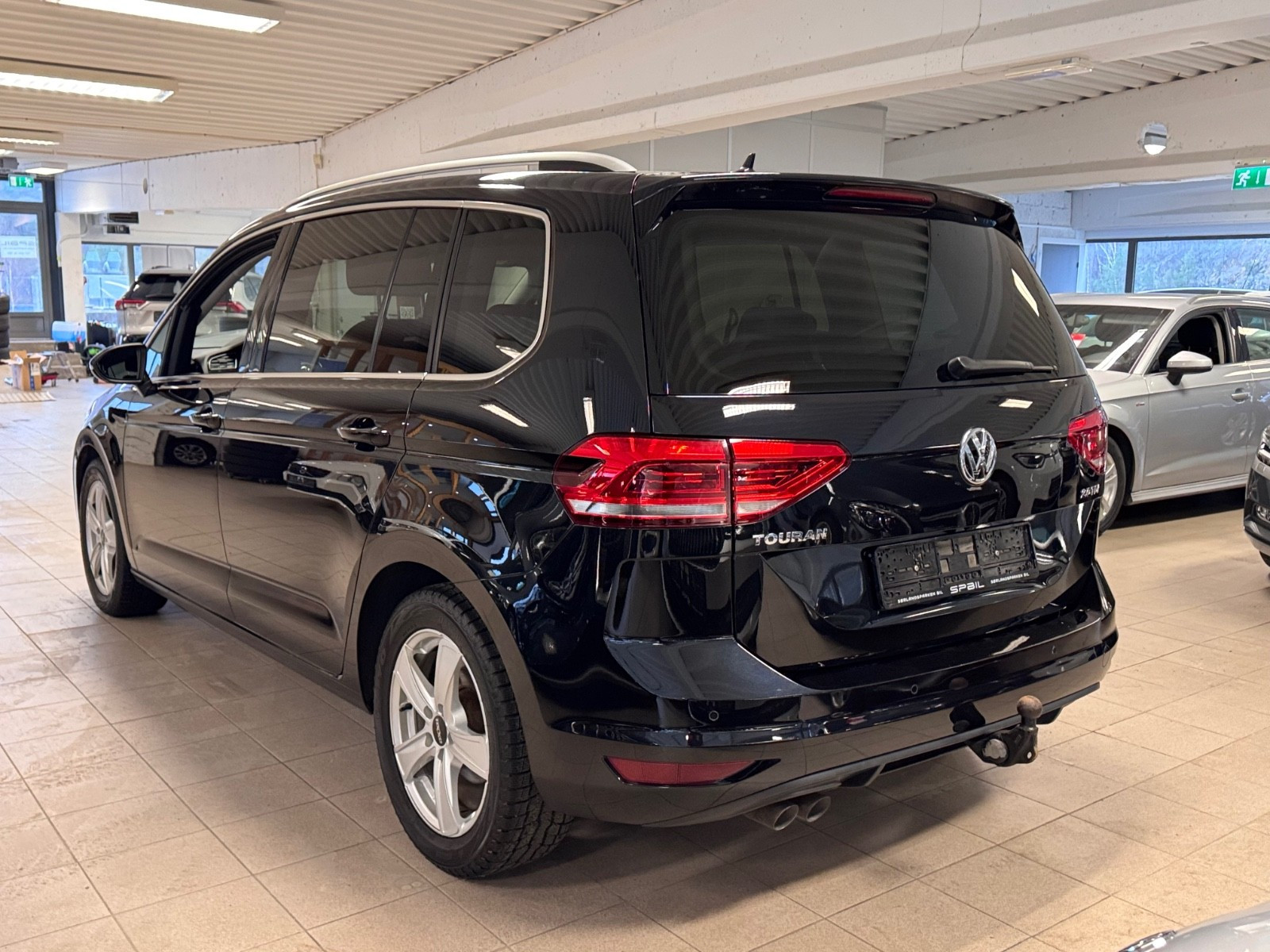 Volkswagen Touran 2.0TDI 150Hk DSG Highline Navi ACC R.Kamera DAB+ Krok 3