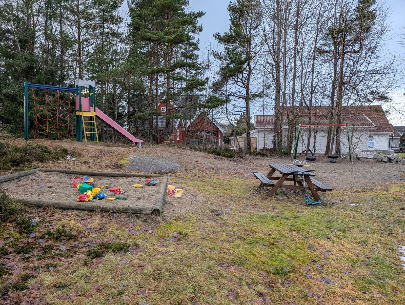 Nærområdet, ca 200 m fra tomta. Galleribilde